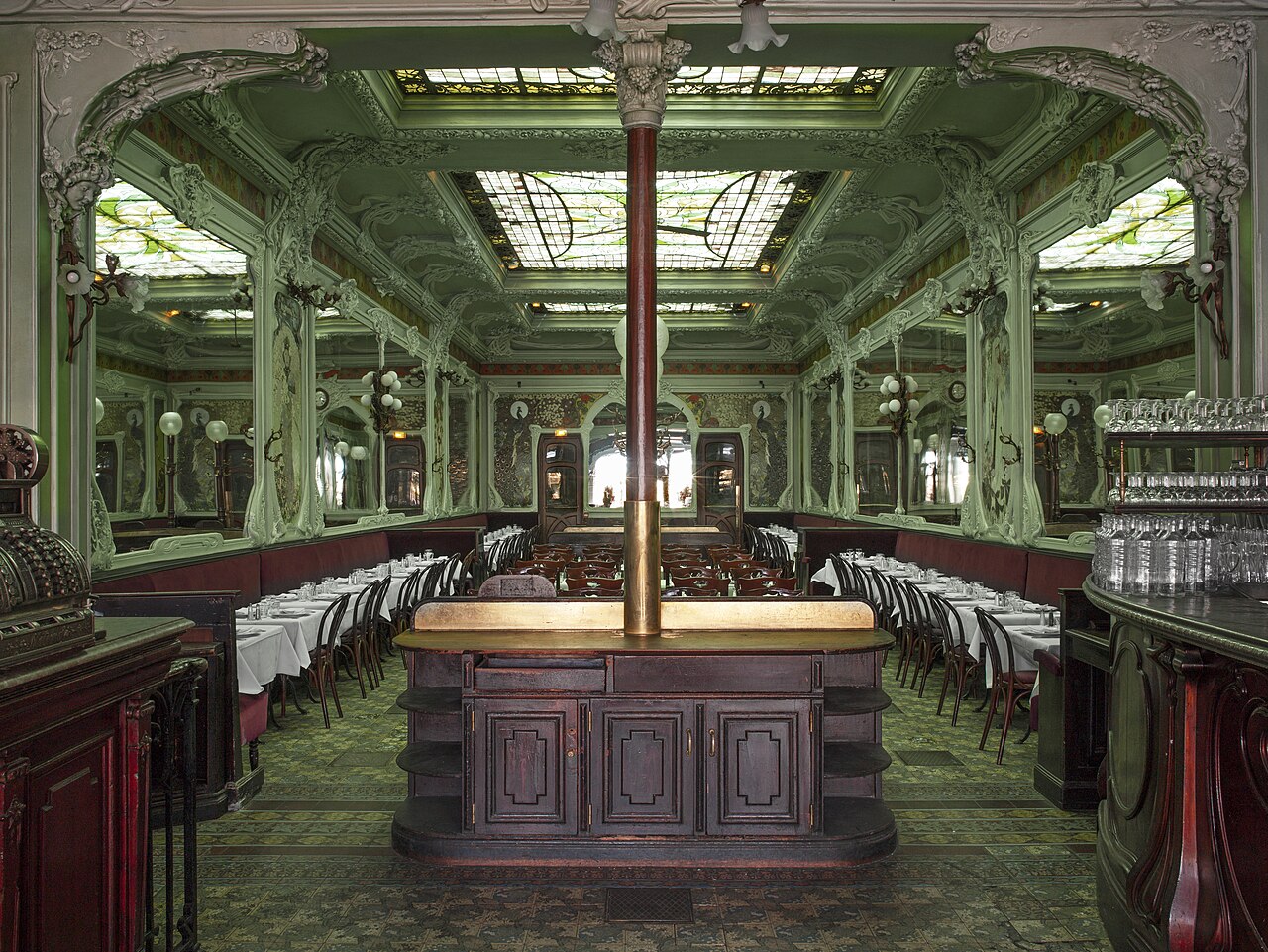 Brasserie Julien — façade Art Nouveau, Paris