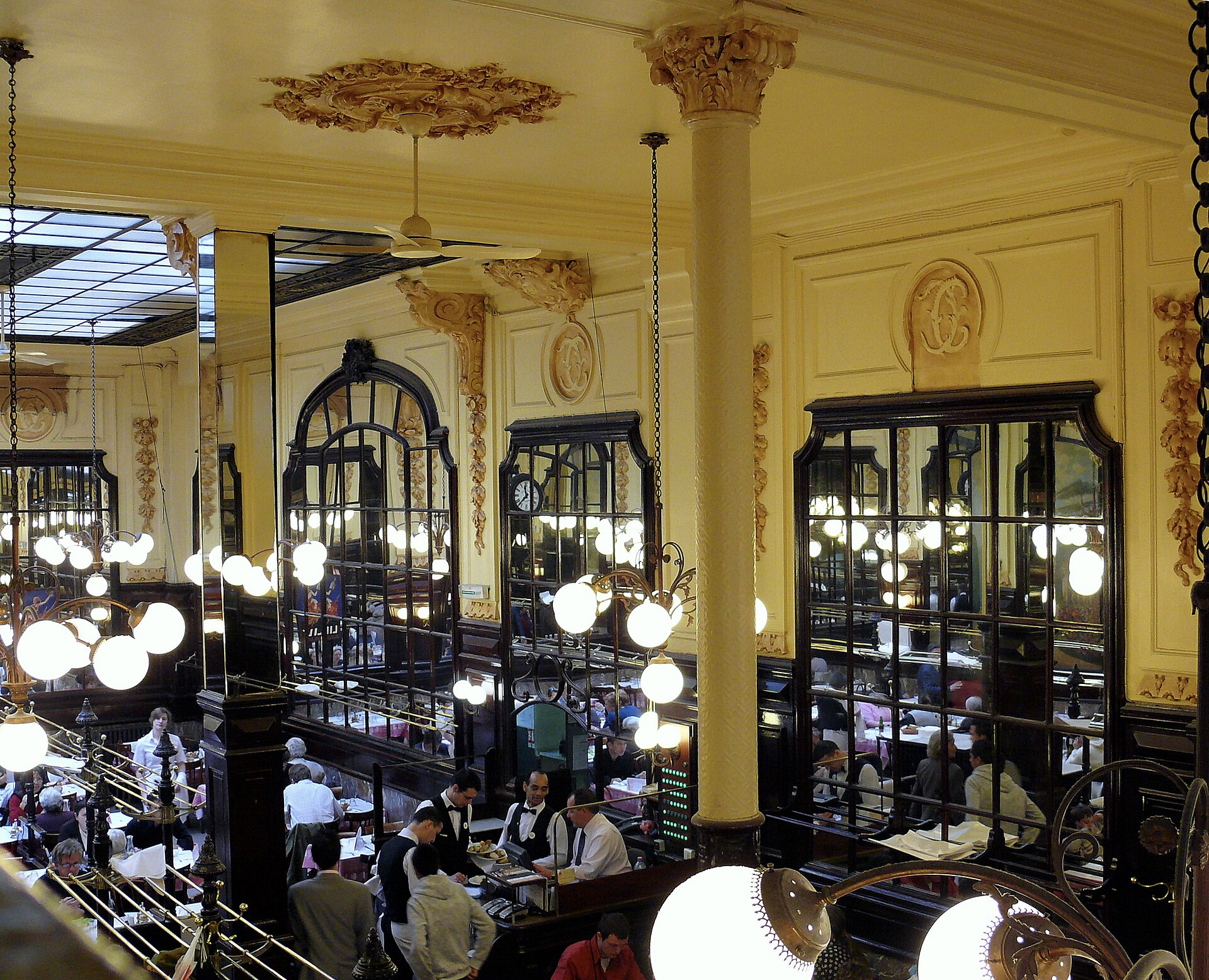 Bouillon Chartier, Paris 9ᵉ — salle historique